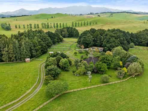 120 Springs Road, Poroti