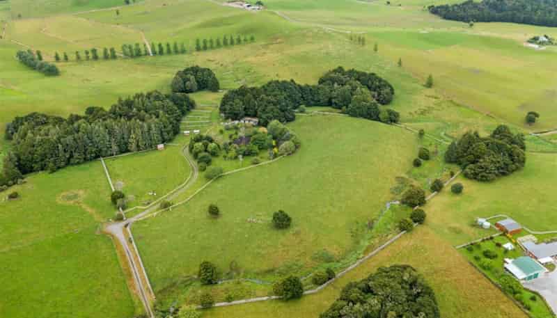 120 Springs Road, Poroti