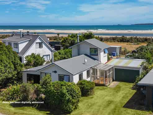9 Johnston Crescent, Haast