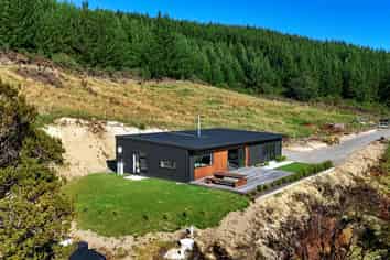64 Golf Road, Wakefield