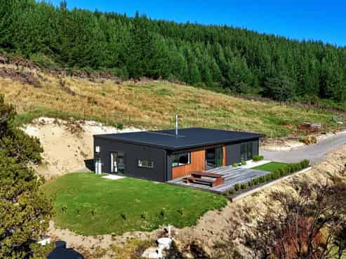 64 Golf Road, Wakefield
