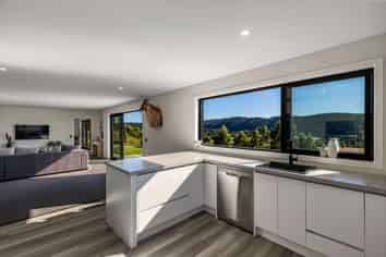 64 Golf Road, Wakefield