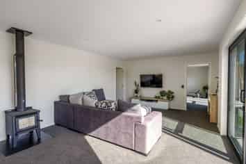 64 Golf Road, Wakefield