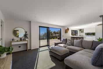 64 Golf Road, Wakefield