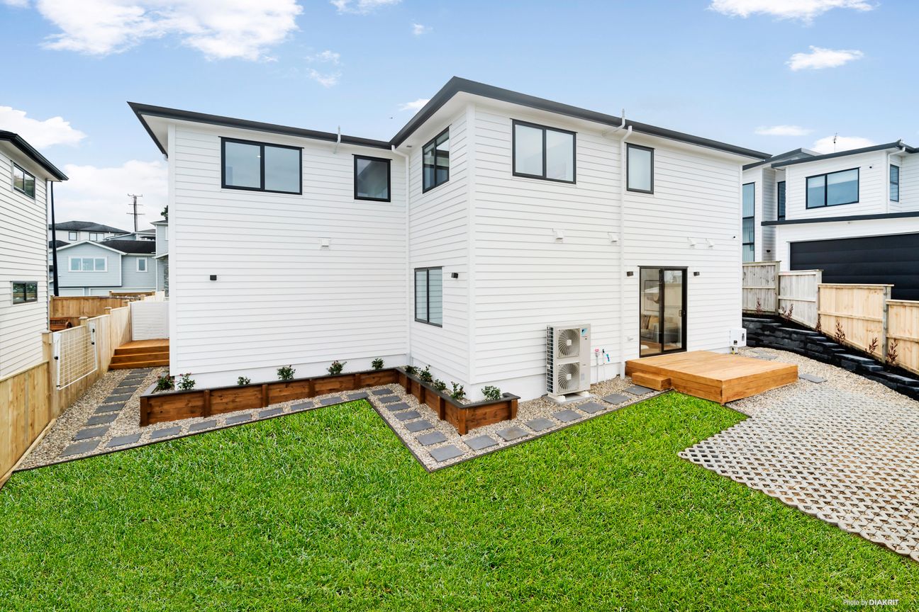 Brand New Granny Luxury Diamond On Harvest Ave - Widok 2