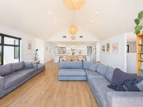 87 Marlborough Ridge Drive, Fairhall