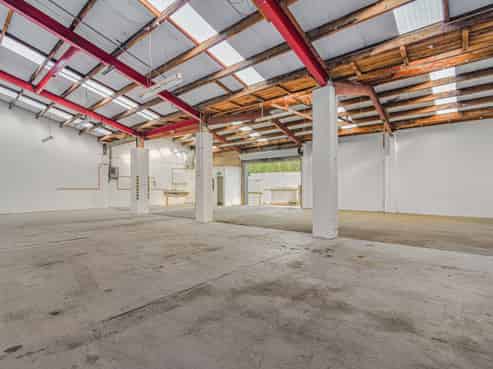 Medium Sized Industrial Warehouse 