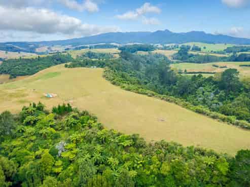 151 Maru Road, Pukeatua