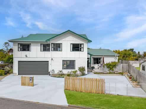 1 Tamarisk Drive, Riversdale Beach