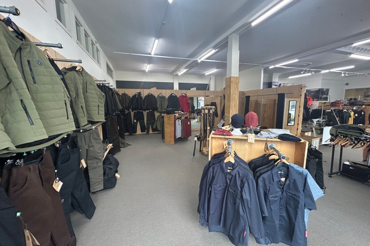 Large Affordable Showroom – pohled 4