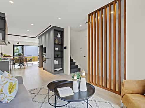 2E Allegro Way, Oteha