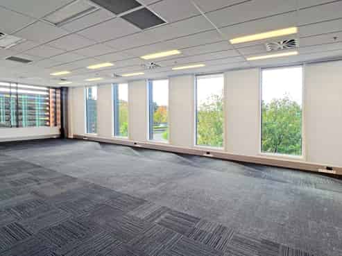 Modern 1,450sqm office in prime Highbrook location