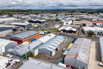 330m² Vacant Warehouse For Sale