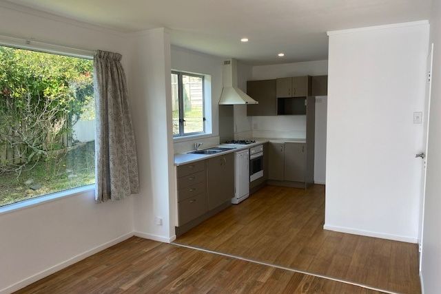 Spacious home in Churton Park - Aanzicht 4
