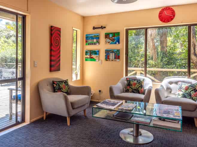 223 Ocean View Road, Oneroa