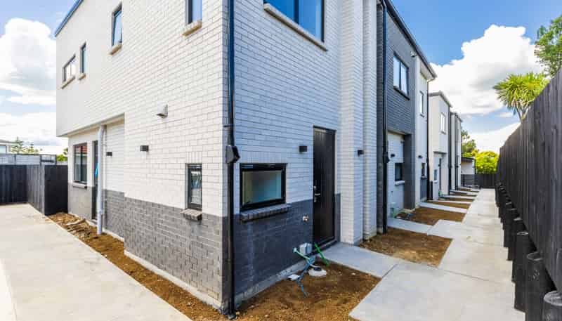 8/19 Drake Street, Howick