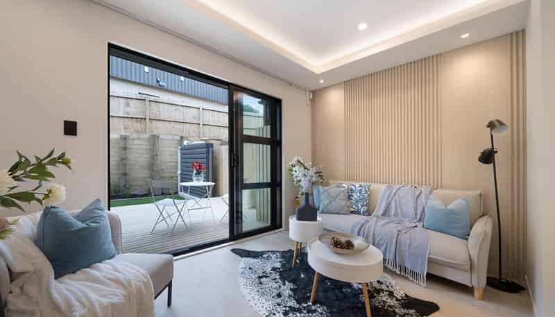 8/52 Newington Road, Henderson