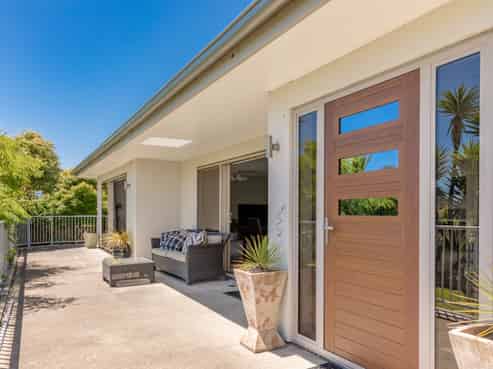 1 Queen Street, Westport