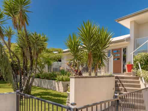 1 Queen Street, Westport