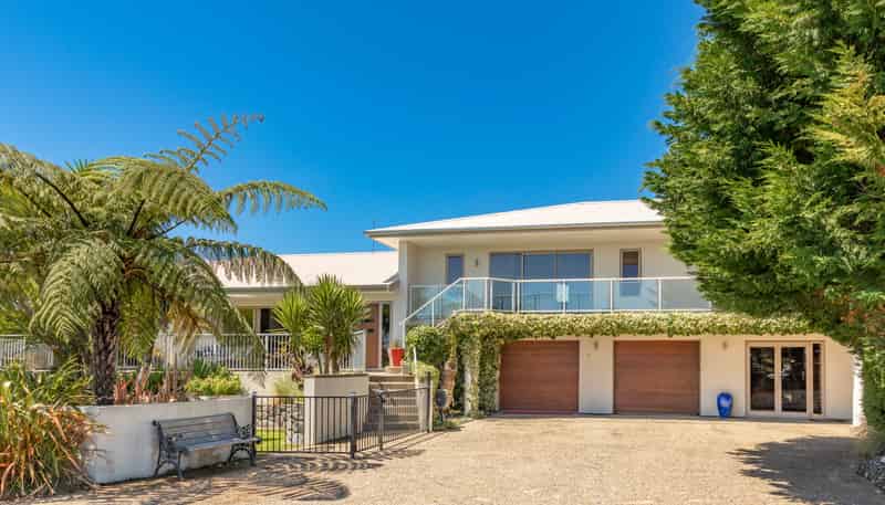 1 Queen Street, Westport