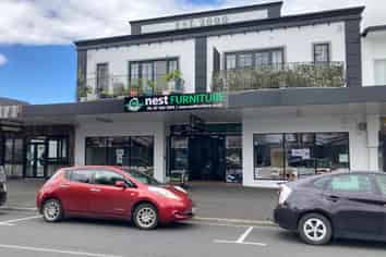 Hamilton East central - office/retail