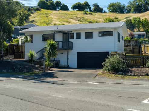 102 Russell Street, Stepneyville