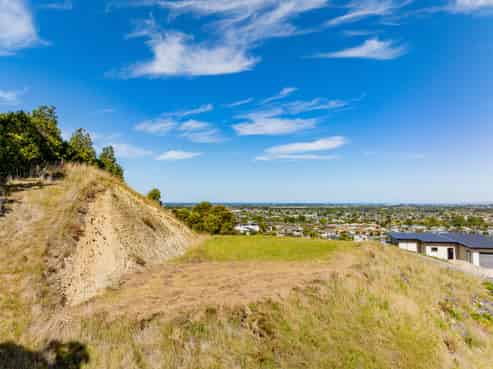 14 Ridgeway Tce, Taradale