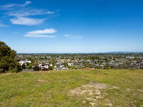 14 Ridgeway Tce, Taradale