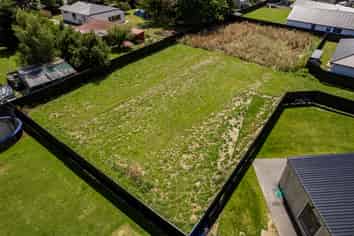 40 Constitution Avenue, Milton