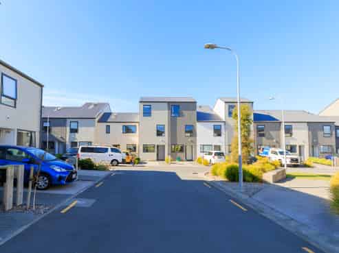 22/170 Fraser Avenue, Johnsonville