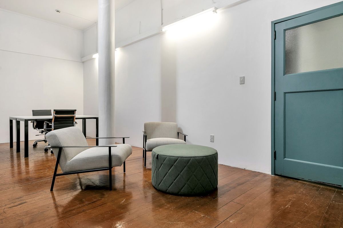 Charming 46 m² Open-Plan Office in Prime Location - Mehr