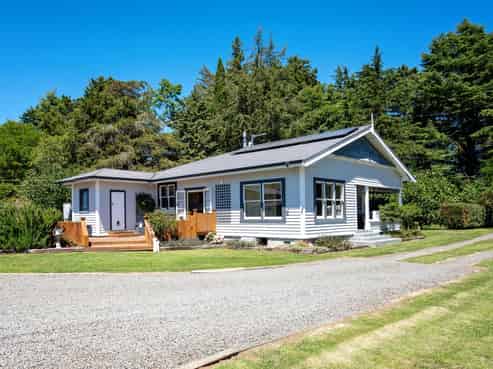 4197 State Highway 50, Maraekakaho