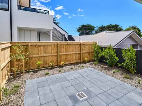 17/10 Pascoe Avenue, Paremata