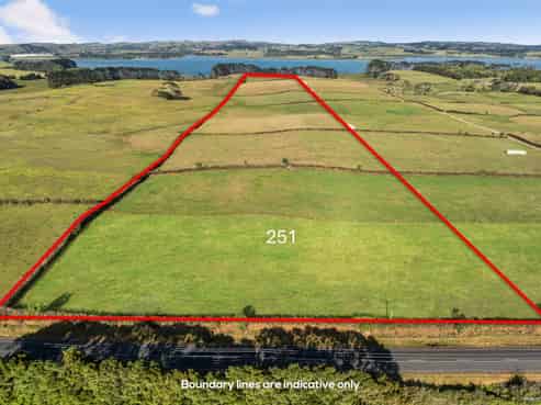 251 Glenbrook Beach Road, Glenbrook