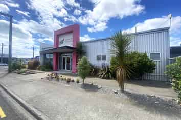 Versatile offering on Austin Street