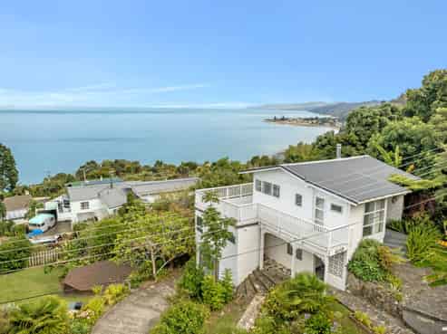 35 Adams Road, Thornton Bay