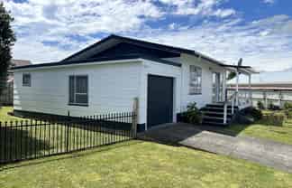 8 McCallum Street, Dannevirke