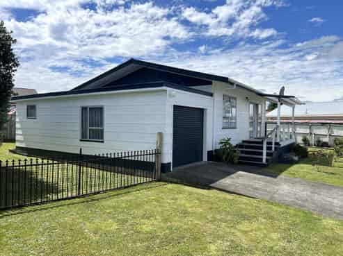 8 McCallum Street, Dannevirke