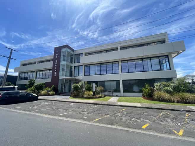 Ground floor suite in Onehunga