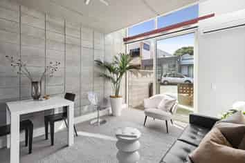 1/28 Martin Square, Te Aro