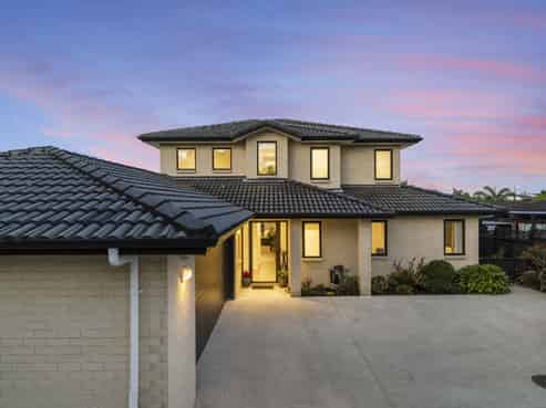 40 Intrepid Crescent, Beachlands