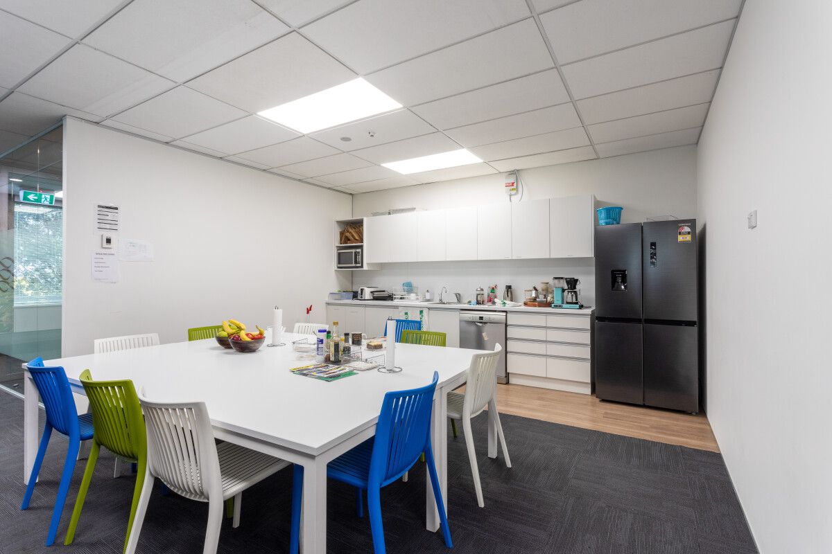 Fully Fitted Turnkey Office - Aanzicht 3