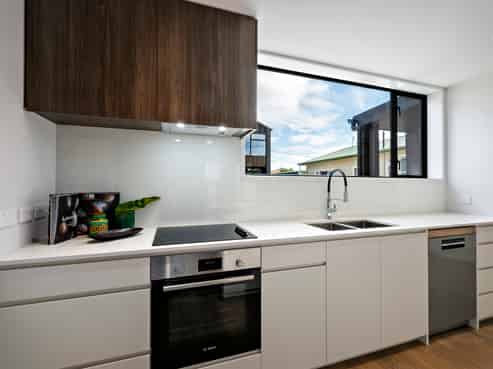 96B Apu Crescent, Lyall Bay