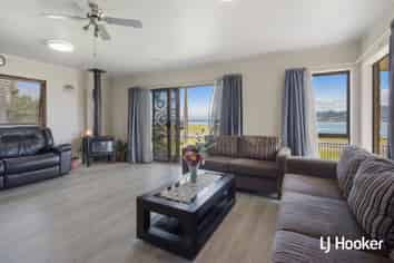 49 Pio Road, Bowentown