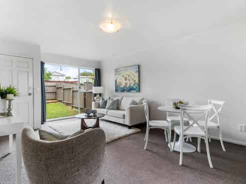 2/174 Birkdale Road, Birkdale