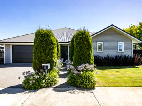 9 Huntingdon Drive, Fernside