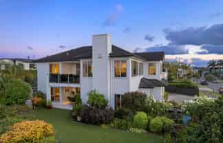 36 Pine Harbour Parade, Beachlands