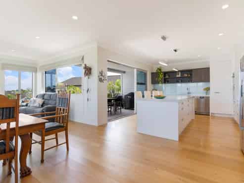 36 Pine Harbour Parade, Beachlands