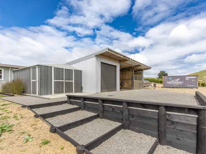 64 Long Range Road, Omakere