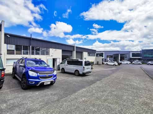 Highly desirable 143sqm industrial unit